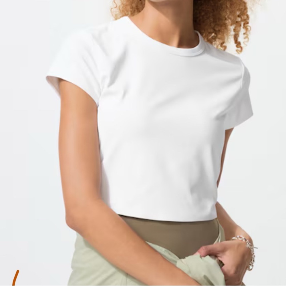 NWT Uniqlo AIRism Soft Cropped Tee Shirt - XS